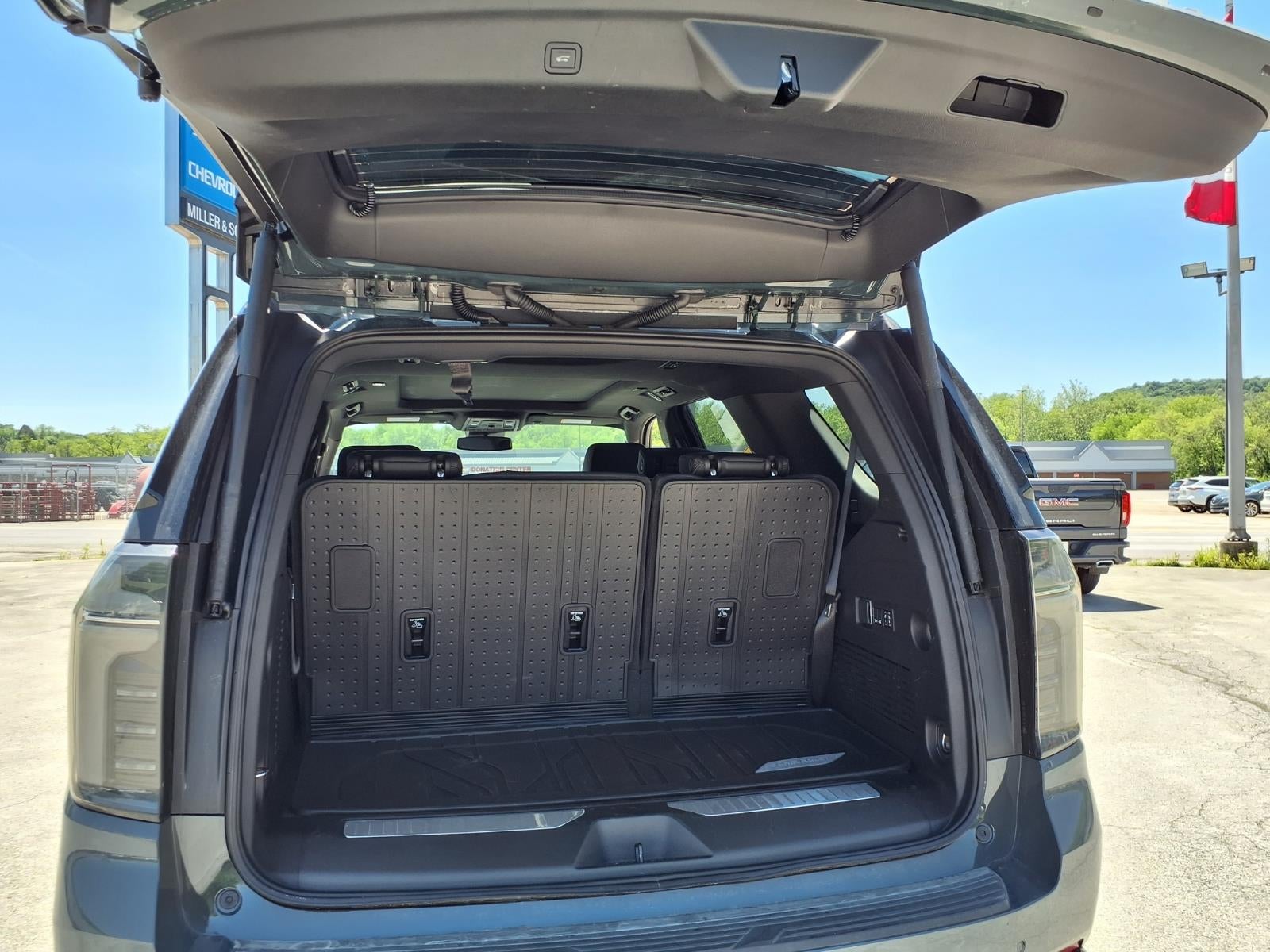 2025 Chevrolet Tahoe RST