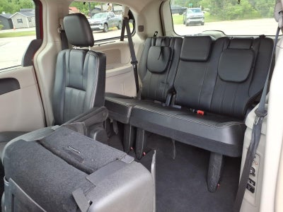 2016 Chrysler Town & Country Touring-L Anniversary Edition