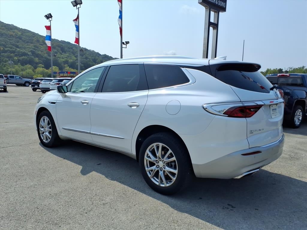 2022 Buick Enclave Essence
